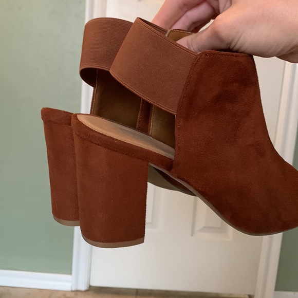 Rust Brown Open Toe Heel - Picture 3 of 5